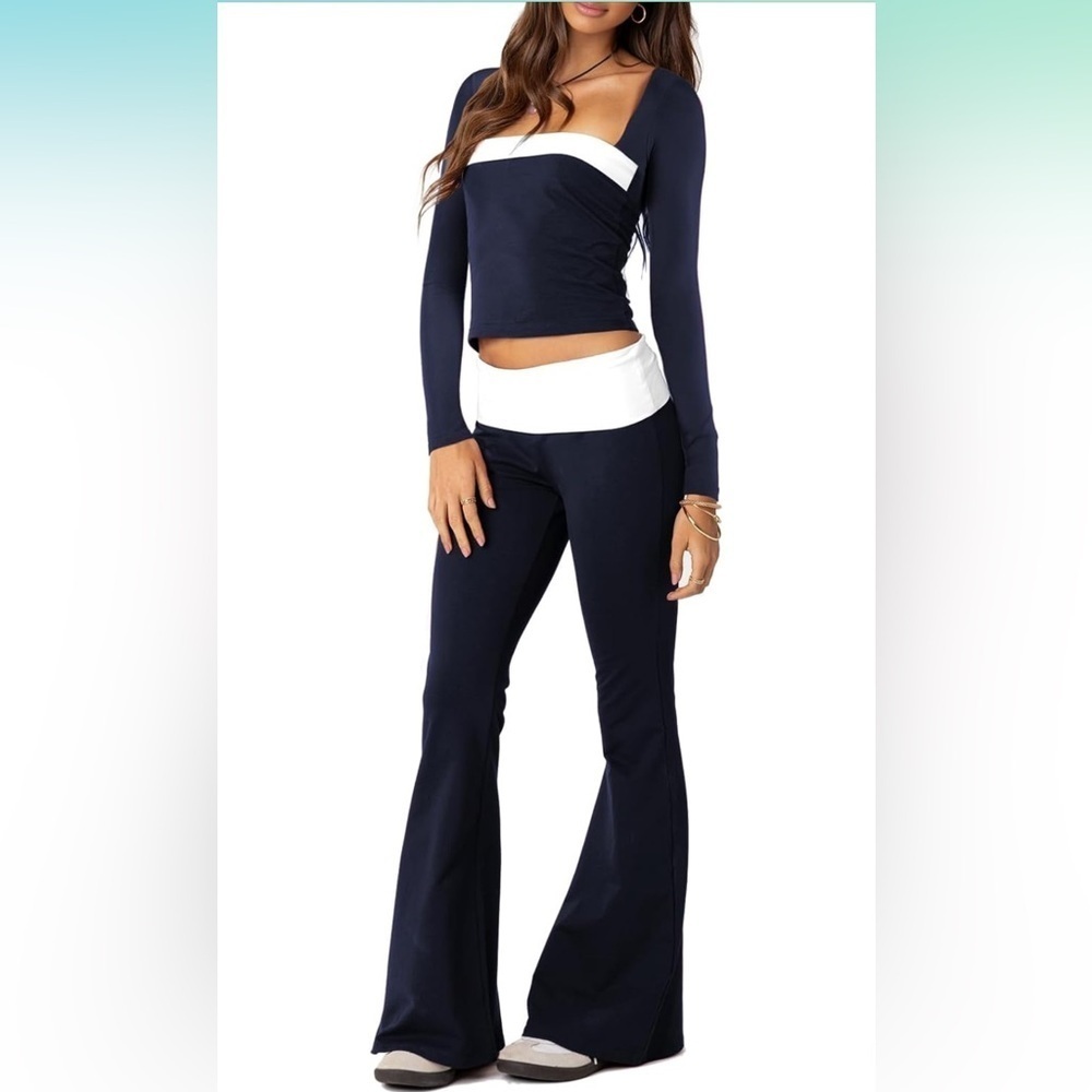 Amazon Y2K Navy and White Flare Pants fold over